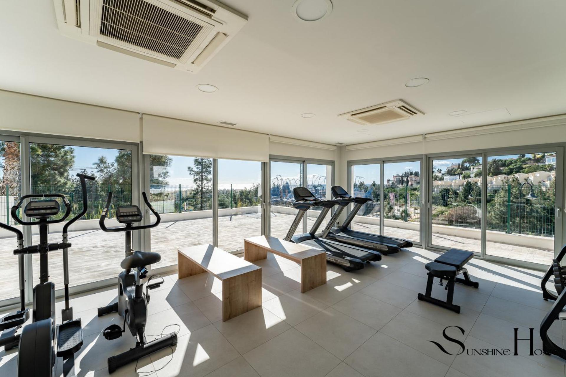 מיחאס קוסטה Luxury 2 Bedroom Apartment, Pools, Sauna, Gym & More מראה חיצוני תמונה